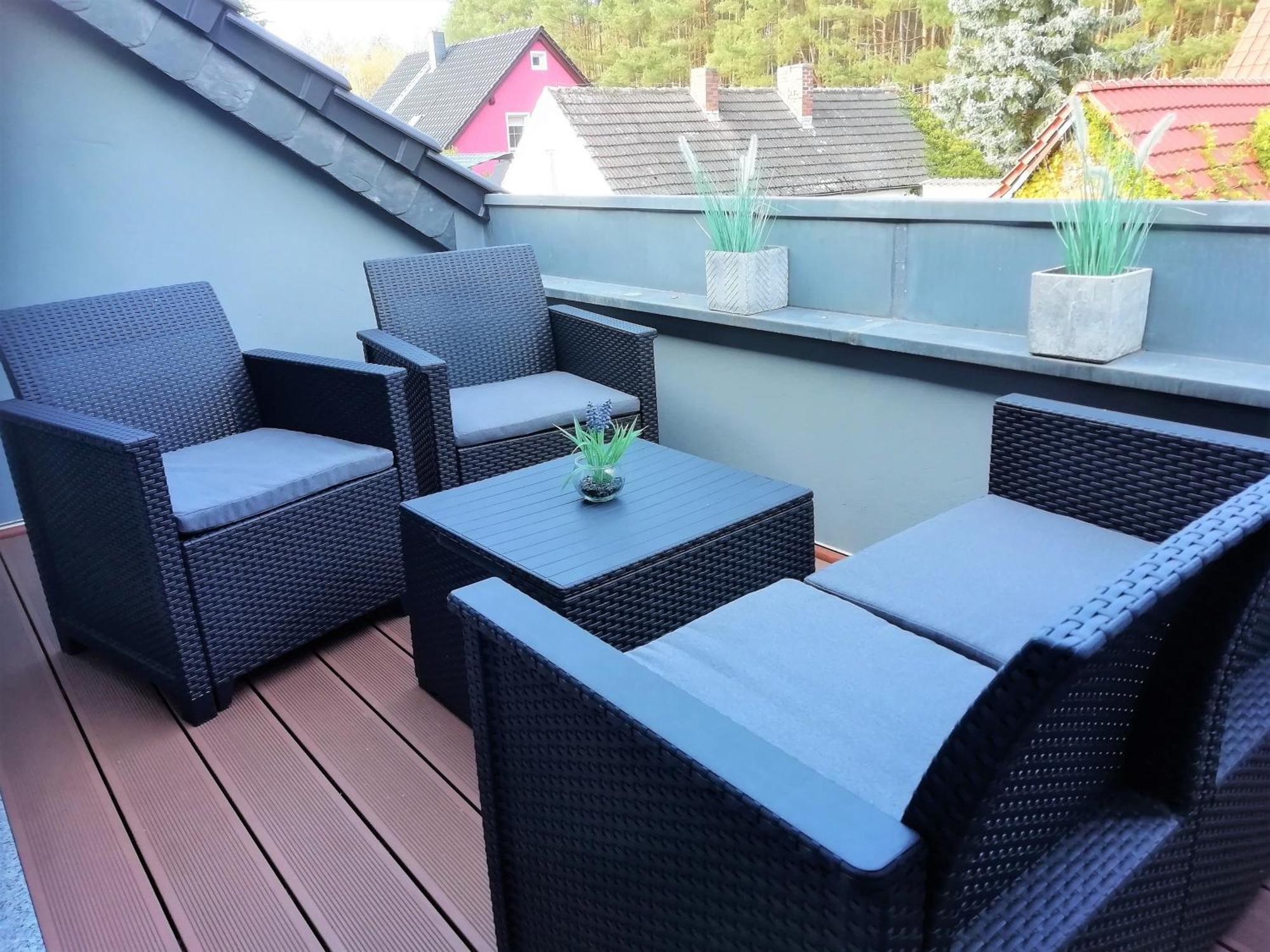 Ferienwohnung Am Waldesrand - Garten, Terrasse, Grill, Luftkuehler, Massagesessel, Kinderspielecke, Spielekonsole Cottbus Bagian luar foto