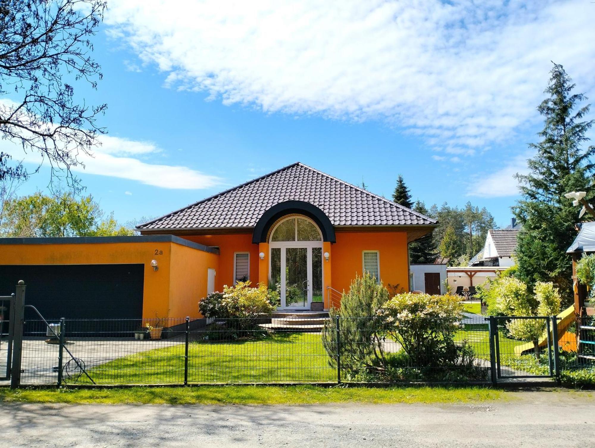 Ferienwohnung Am Waldesrand - Garten, Terrasse, Grill, Luftkuehler, Massagesessel, Kinderspielecke, Spielekonsole Cottbus Bagian luar foto